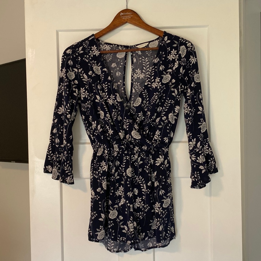 Aeropostale navy floral romper, size XS